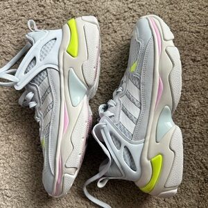 Adidas Platform Running Sneaker sz 8.5